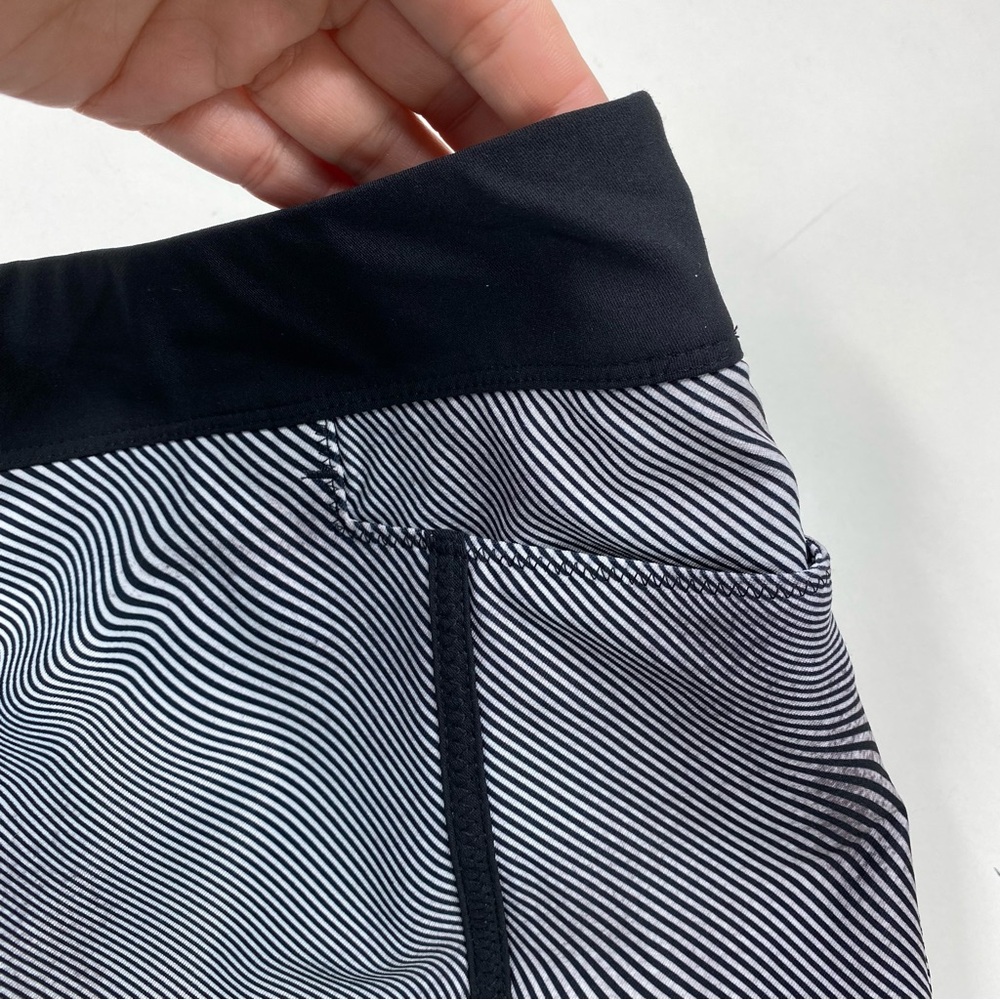 Adidas Golf Skirt Stripes Abstract Athletic Skort Shorts Pockets Mini Small - Picture 6 of 13